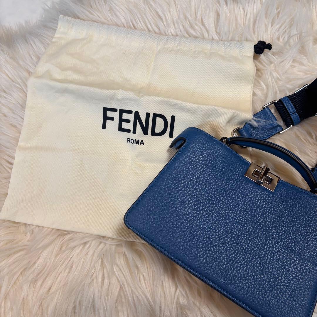 ルドルフ様　FENDI フェンディ ピーカブー スモール ブルー