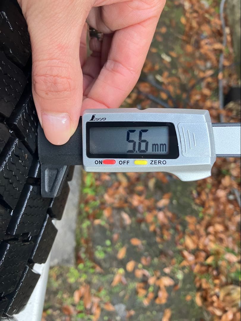 プロボックス 純正ホイール＋ちょい太スタッドレスタイヤ 純正キャップ付き