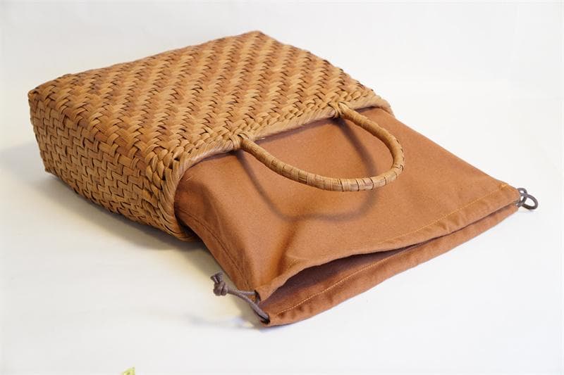 山葡萄 籠 かごバッグ 網代編・未使用品・やまぶどう籠・美品　趣のある逸品です