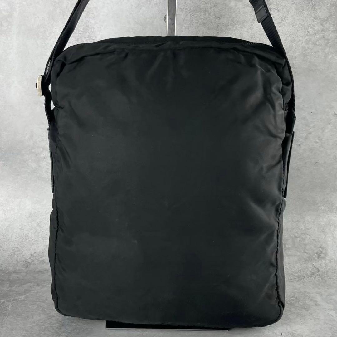 オートミール様プラダ　三角ロゴ　ナイロン　レザー　ブラック　ショルダーバッグ