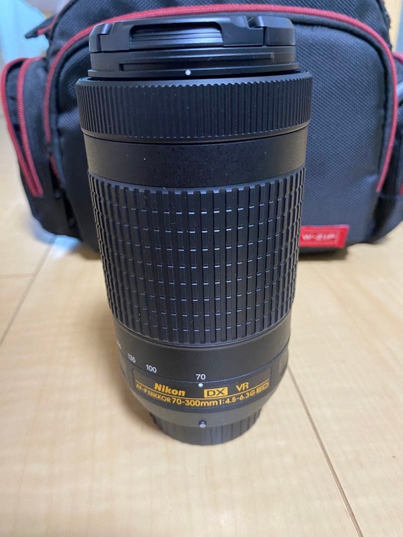 Nikon デジタル一眼レフダブルズームカメラセット　単焦点レンズつき