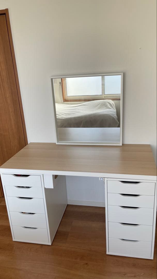 ホワイト木製ドレッサー・鏡台　IKEA