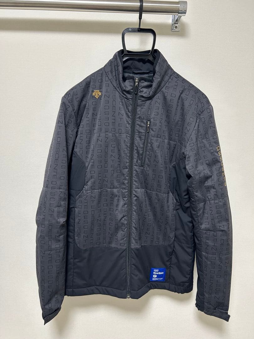 【完売／超美品】デサント　ストレッチ中綿ジャケット　ブラック