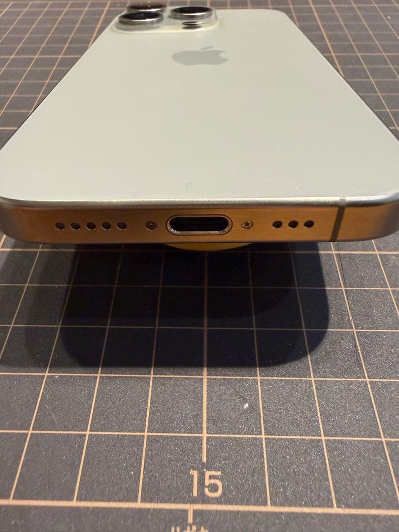 256GB Apple iPhone 15 Pro シルバー 本体