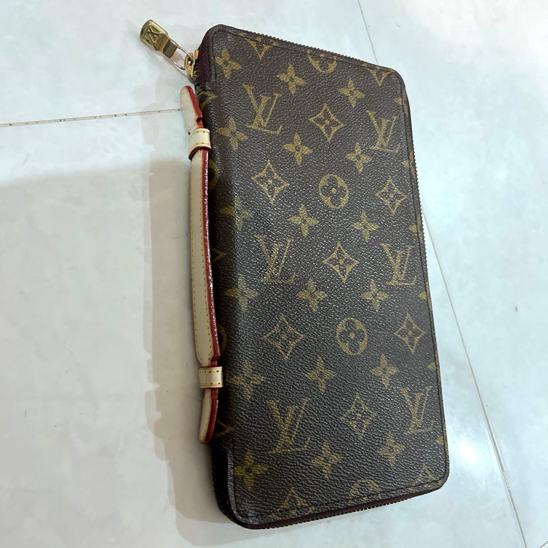 ルイヴィトン　パスポートケース