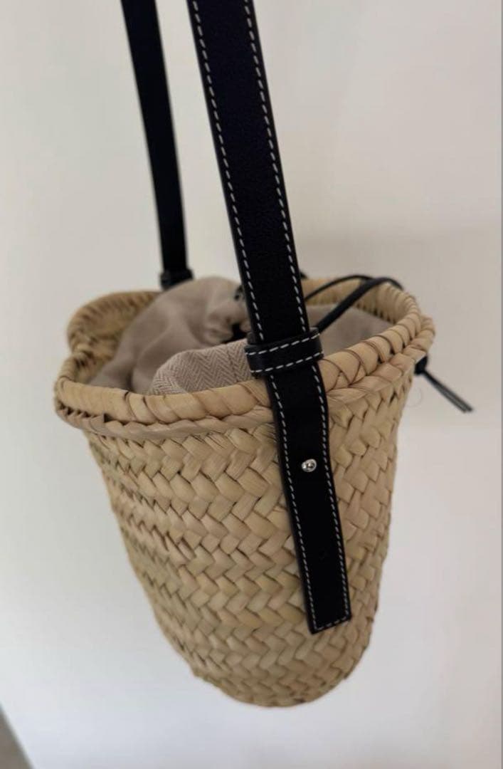 LOEWE ドローストリングバケットバッグ