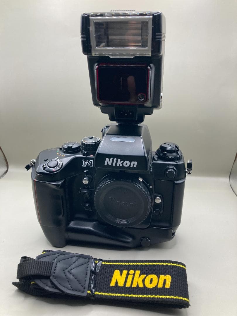 Nikon F4S + MF-22 データバック + SB-22 スピードライト