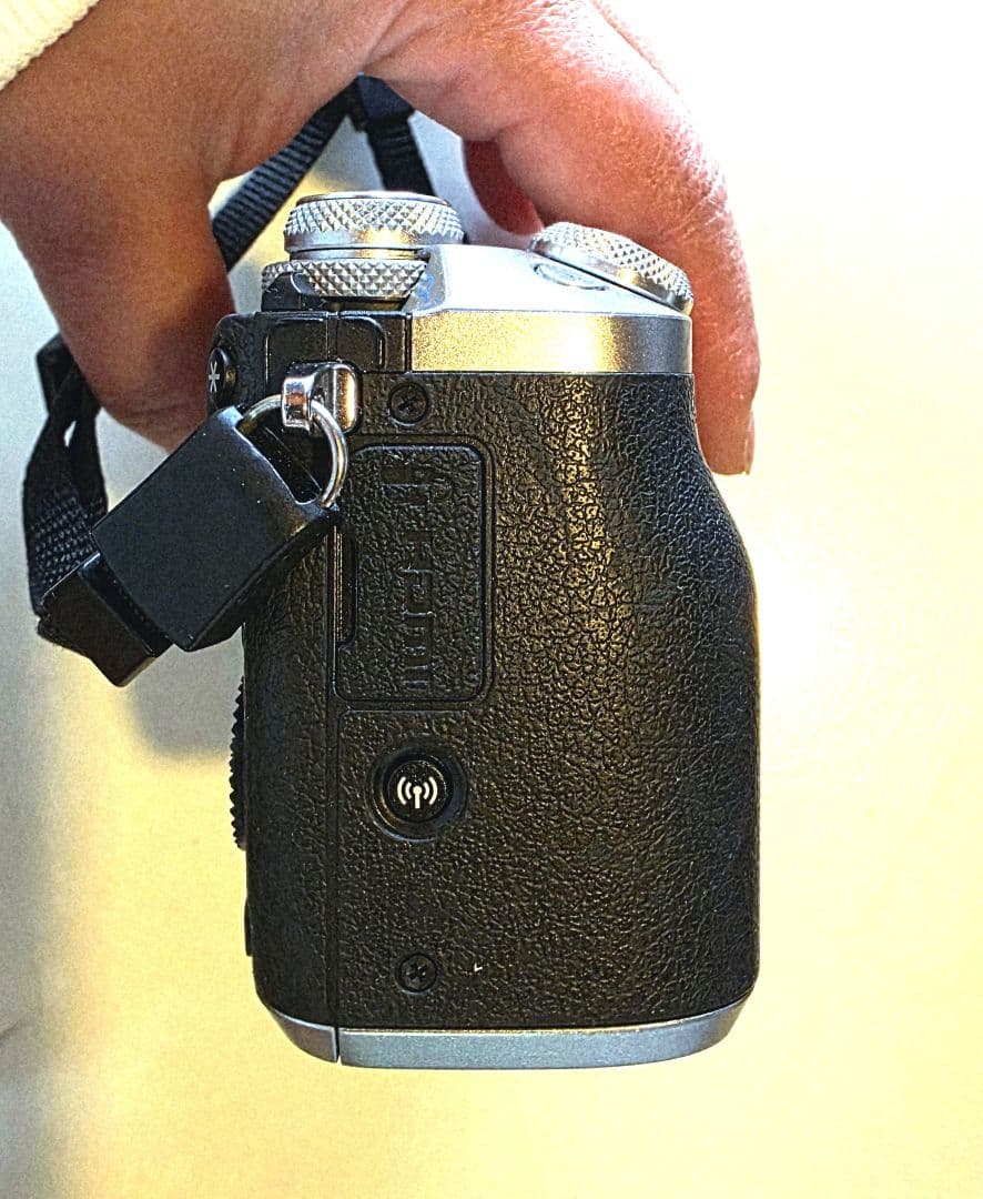 【豪華セット】CanonEOSM6 ミラーレス レンズ3本 EVF付 動作確認済