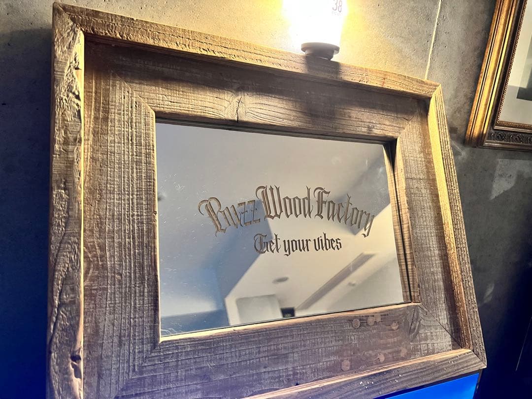 Buzz Wood Factory パブミラー