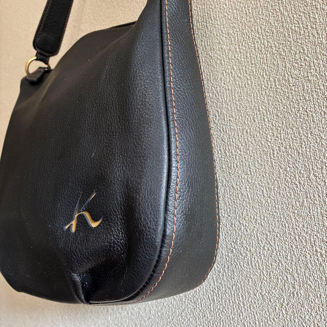 yukasanです。キタムラ ワンショルダーバッグ シボ革 レザー 黒