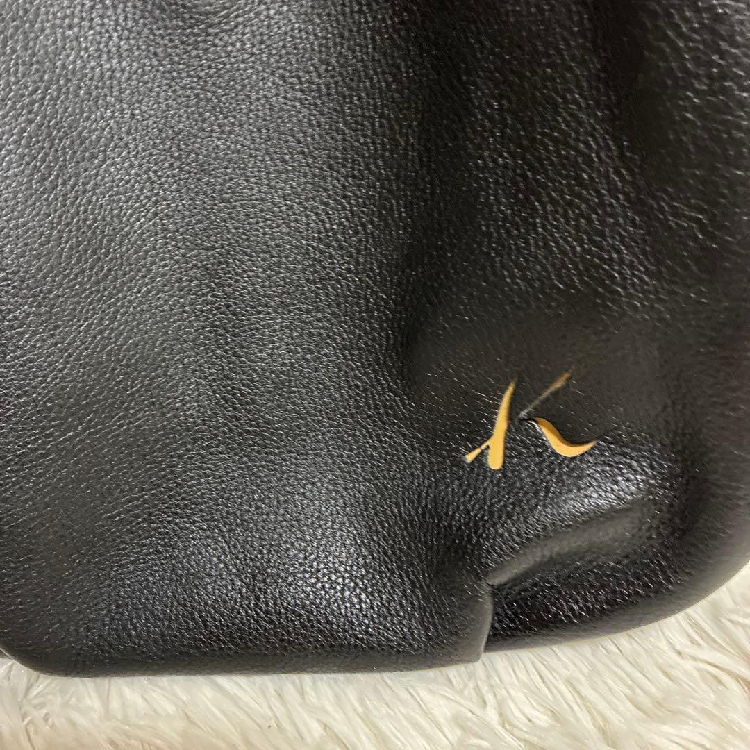 yukasanです。キタムラ ワンショルダーバッグ シボ革 レザー 黒