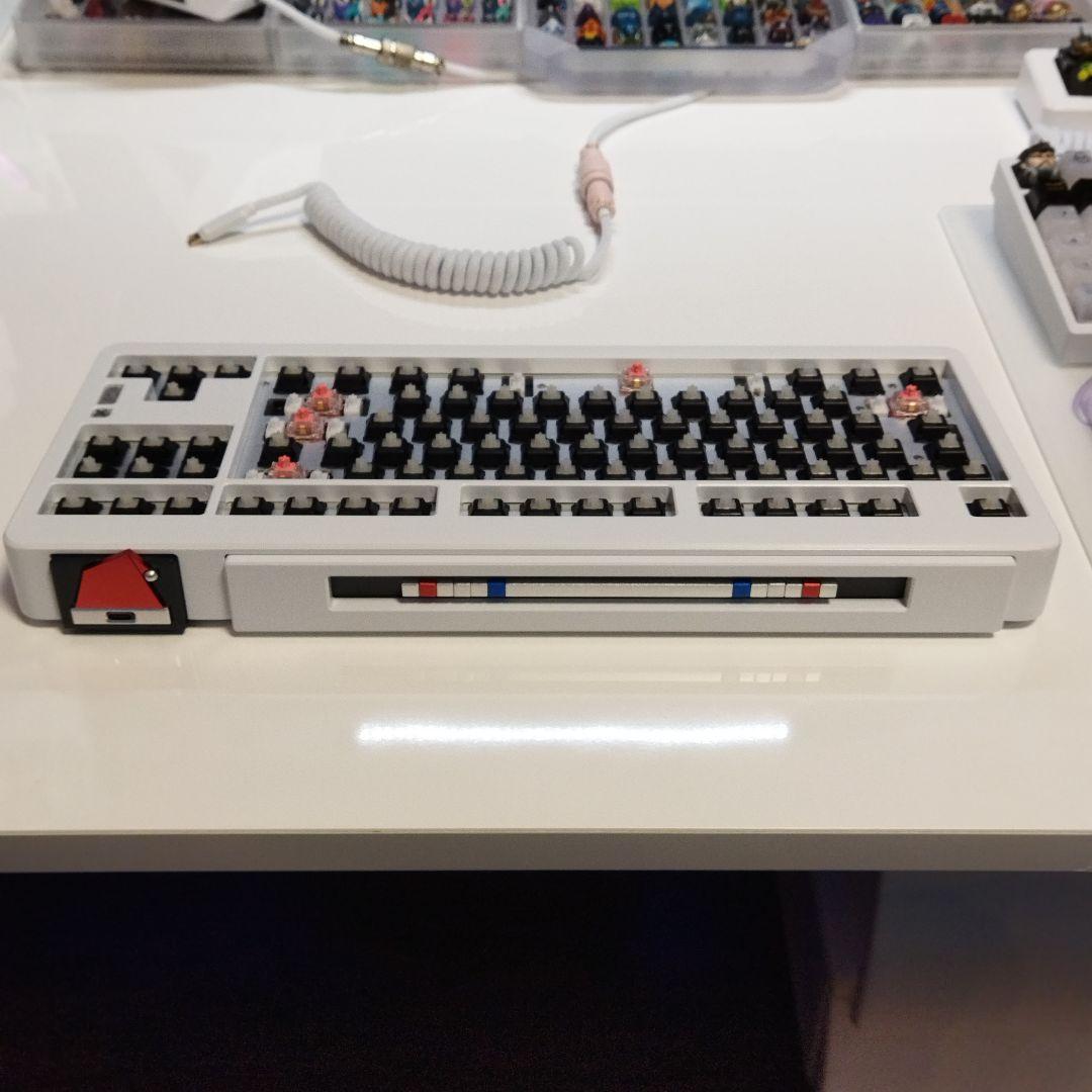 自作キーボード MTMH87 87% Keyboard E-white