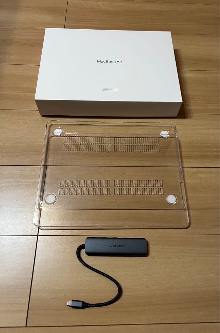M4 MacBookAir 16GB/256GB シルバー整備品【充放電15回】