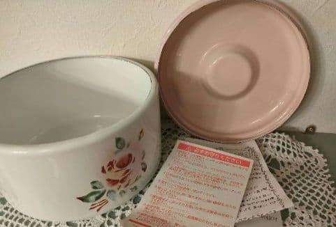 1790:イマン 好き！プリンセスローズ　丸缶S　新品・未使用