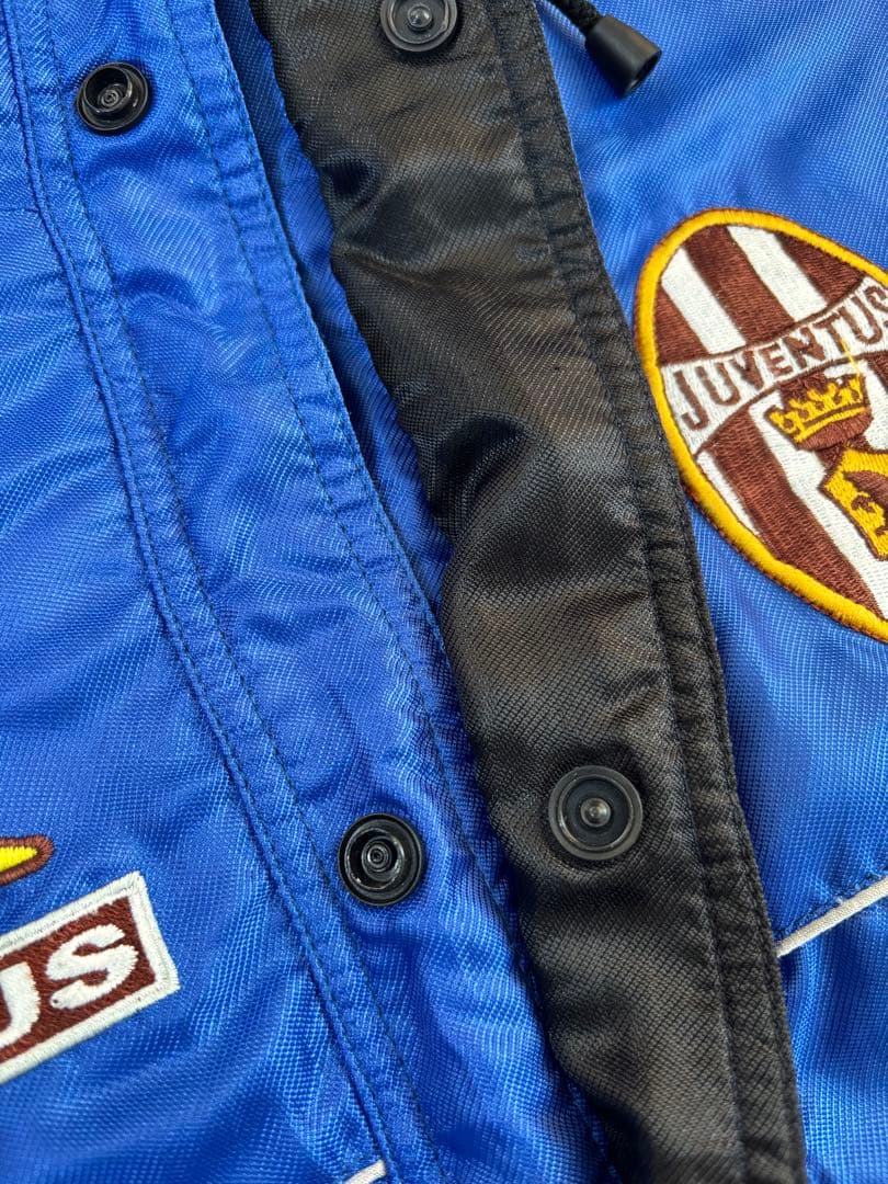kappa カッパ JUVENTUS 刺繍ロゴ　中綿入り　ナイロンジャケット