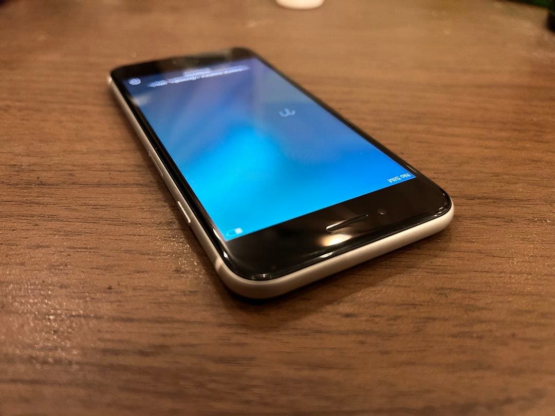 Apple iPhone SE (第2世代) ホワイト64G