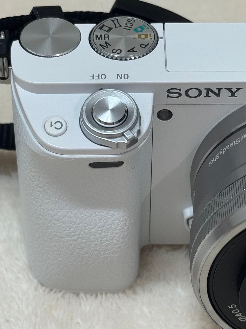 ソニー ミラーレス一眼カメラ α6000