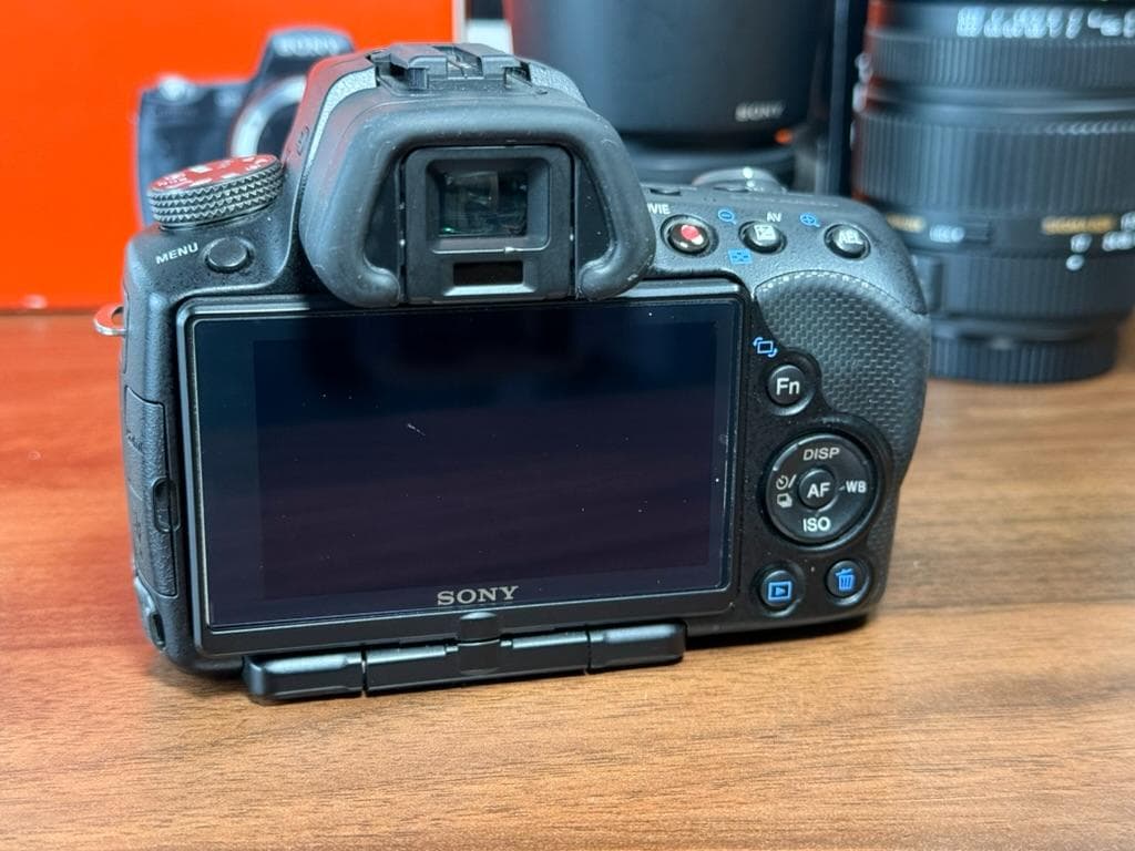 【シャッター数12,988回】SONY α55 ＋ズーム・単焦点レンズ2本セット