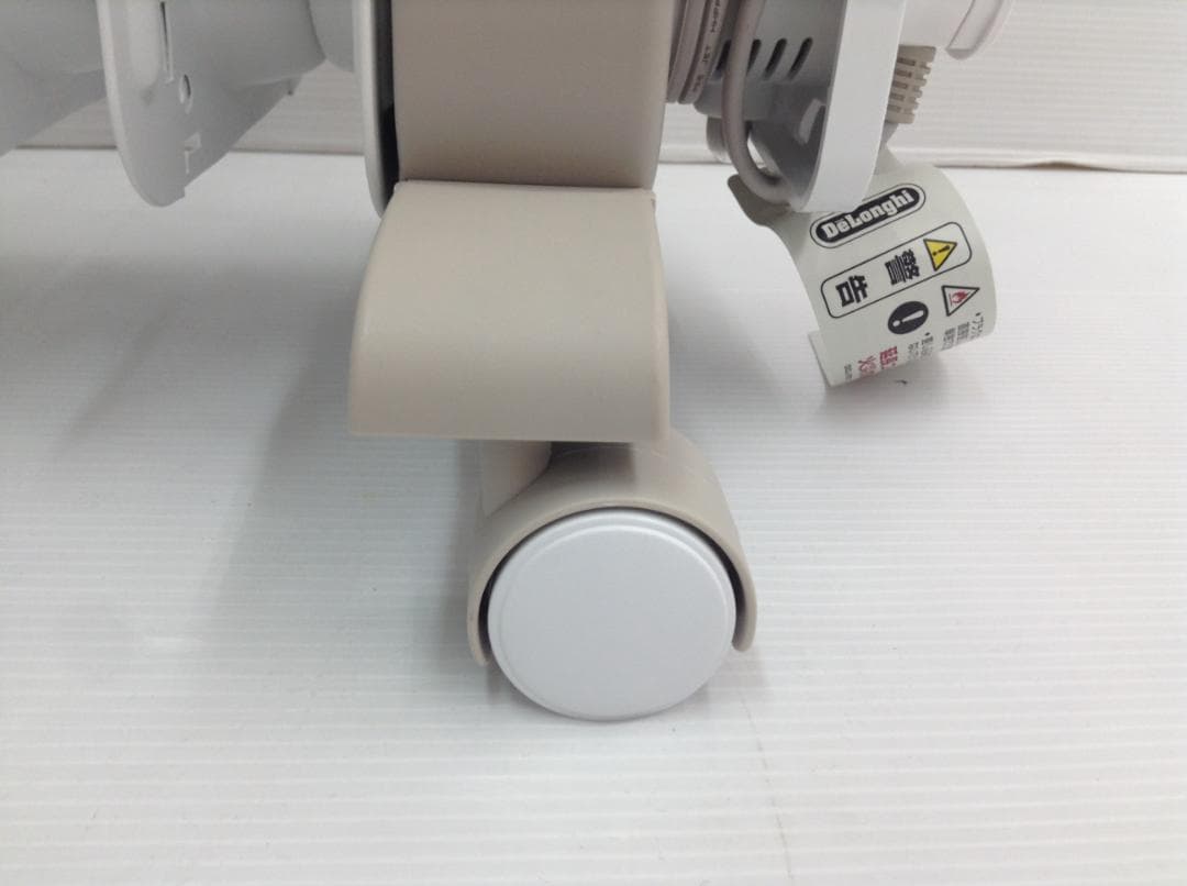 デロンギ RHJ21F0812-WH オイルヒーター 美品 使用極小　動作確認済