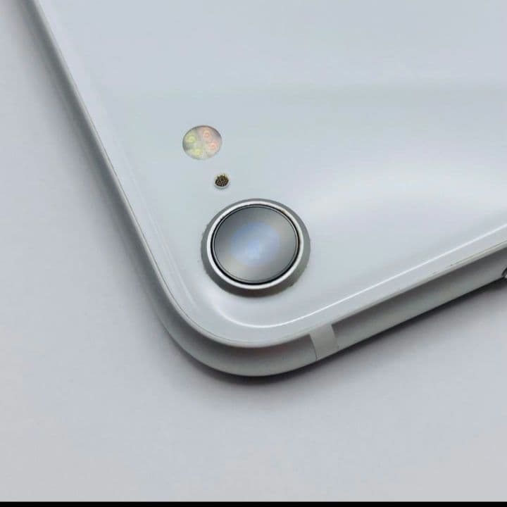 iPhone SE2 128GB ホワイト simフリー 画面キズ有 その他美品