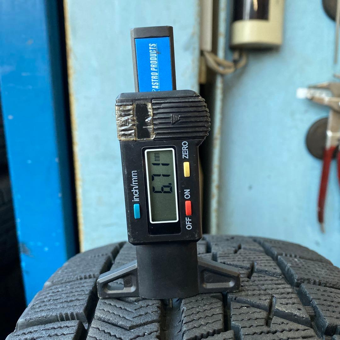 中古溝ありブリヂストンスタッドレスセット185/65R15アクア、ノート