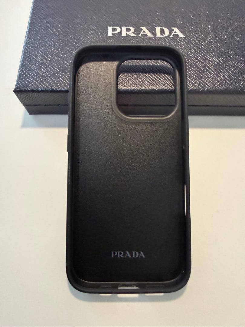 【定価7万→1.8万】PRADA iPhone 16 Pro ケース