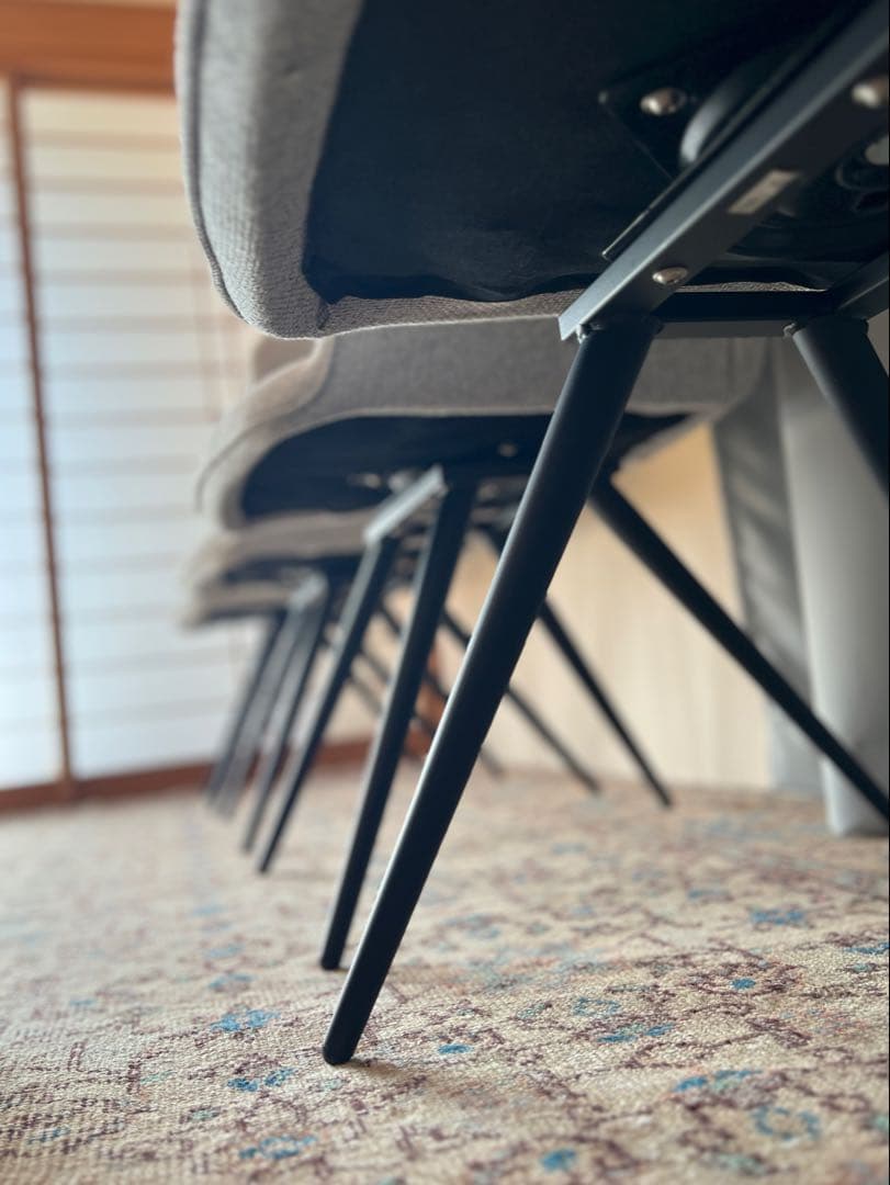 グレー 180度 回転式 肘付き ダイニングチェア 3脚セットのうちの1脚