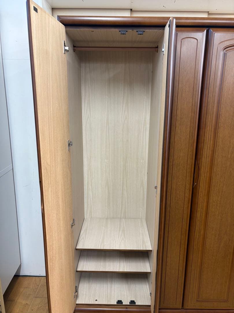 M100ワードローブ 幅1175mm 3ドア