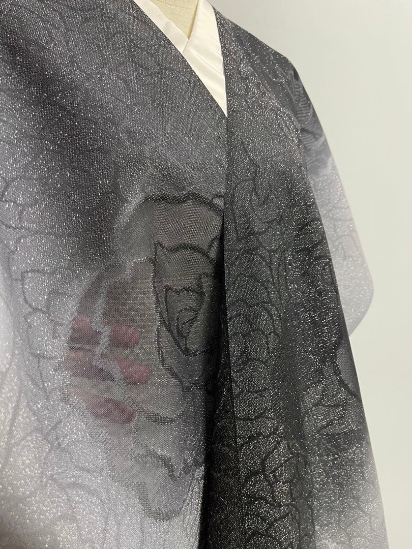 小紋のお着物・羽織やコートに【特選紋紗銀通し小紋着尺◆薔薇】バラ 黒 グレー