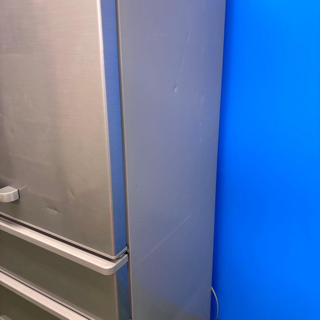 657 AQUA 大型冷蔵庫　300L強　小型　右開き　4ドア　真ん中野菜室