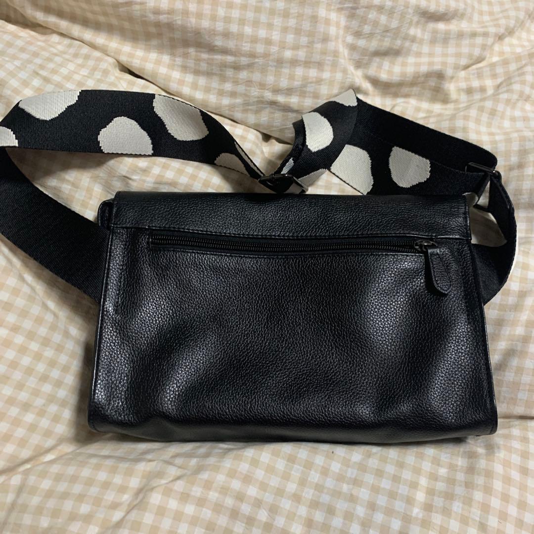 イアパピヨネ　ワイドテープ　ショルダーバッグ ボディバッグ　ダルメシアン