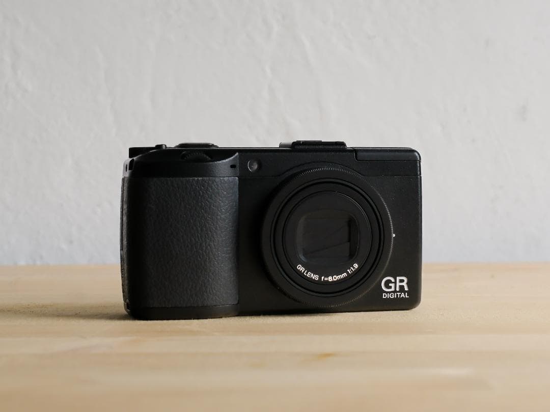 Ricoh GR Digital III｜F1.9の光と潔さを楽しむ一台