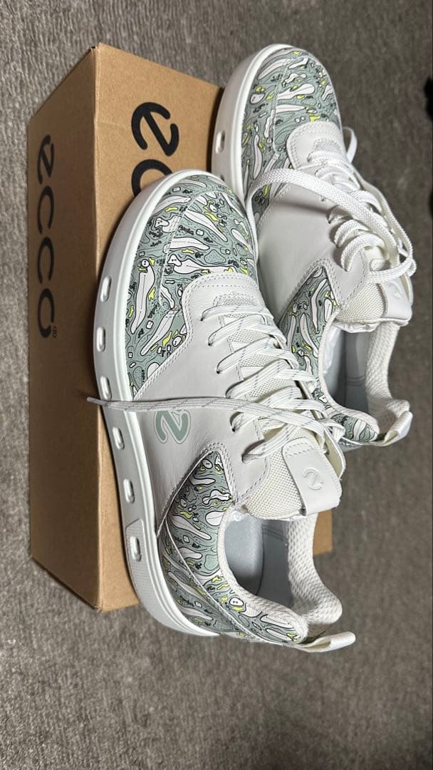 ecco グラフィックパターン スニーカー