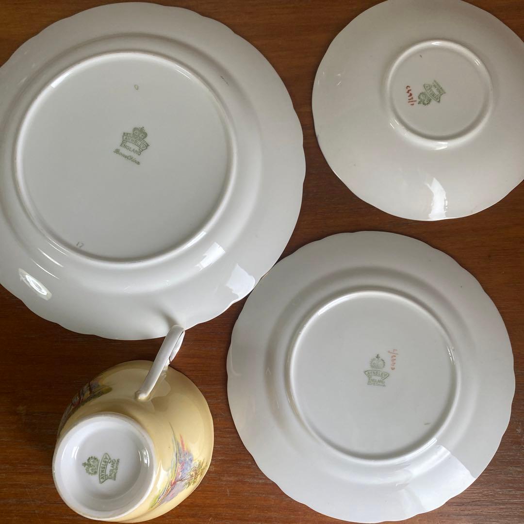 エインズレイ　ブルーベル　クリームイエロー　カルテットカップ　ソーサー　プレート