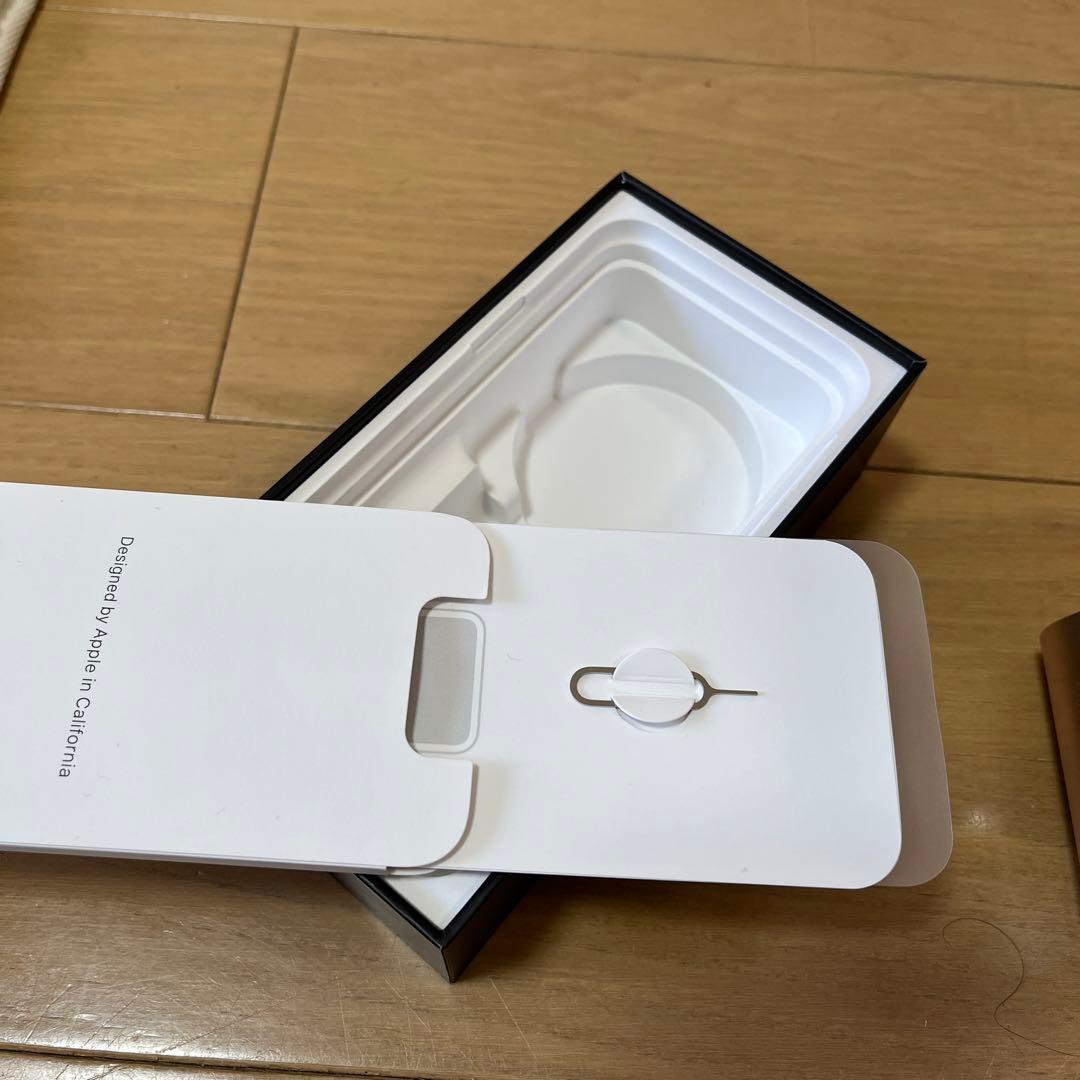 新品ケース付！超美品！iPhone11 pro 256GB SIMフリー
