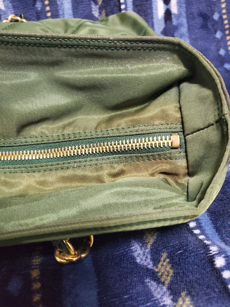 PRADA グリーン キルティング ショルダーバッグ