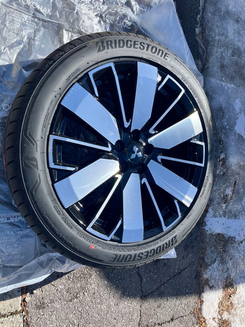 アウトランダーPHEV 純正20インチタイヤホイールセット　納車すぐに交換