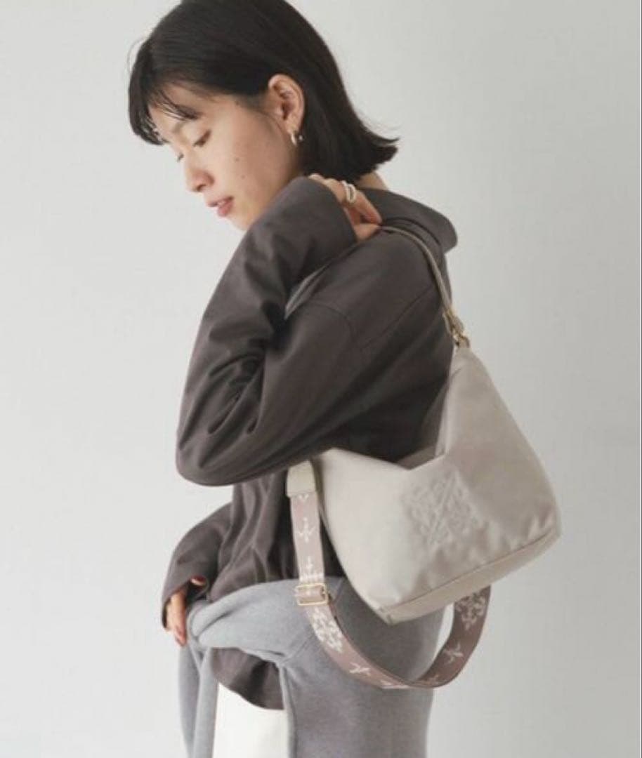 ほぼ未使用ラシット今期コーデュラナイロンシンプル2wayショルダーバッグ