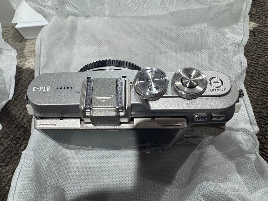 新品 OLYMPUS PEN E-PL8 ホワイト 本体レンズセット オリンパス