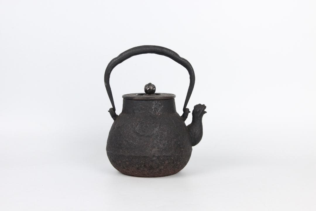 時代 鉄瓶 寿龍堂 造 饕餮紋 獣口 銅蓋 銀摘み　容量約900ml FJ9-1