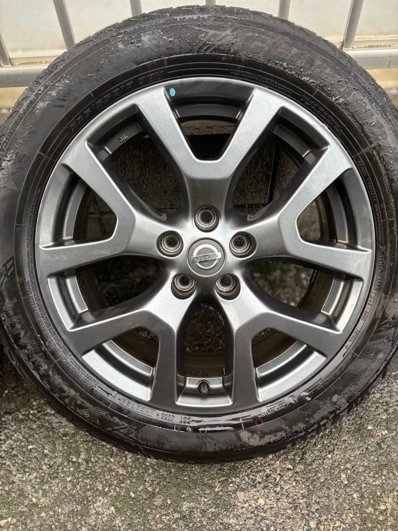 ニチニチです　エクストレイル純正18インチブラックエクストリーマーX