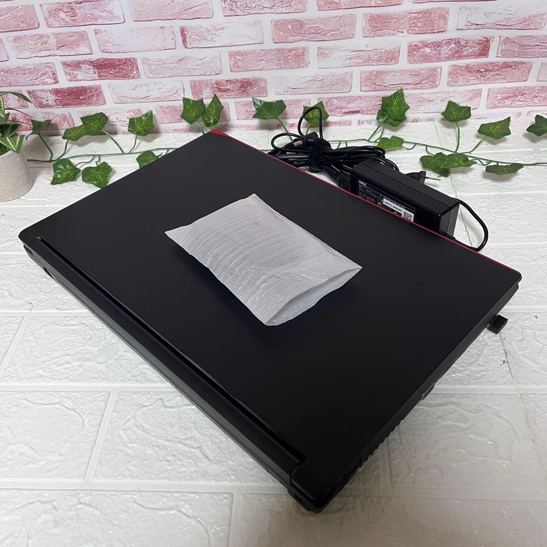 ★美品富士通パソコン SSD256GB メモリ8GB★ノートPC164