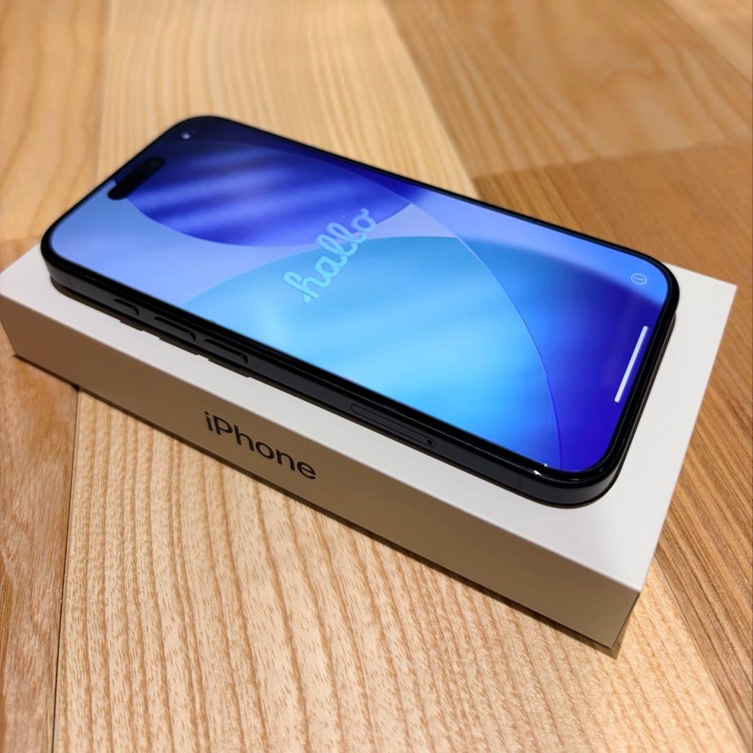 Apple iPhone16 128GB ブラック 本体 SIMフリー 美品