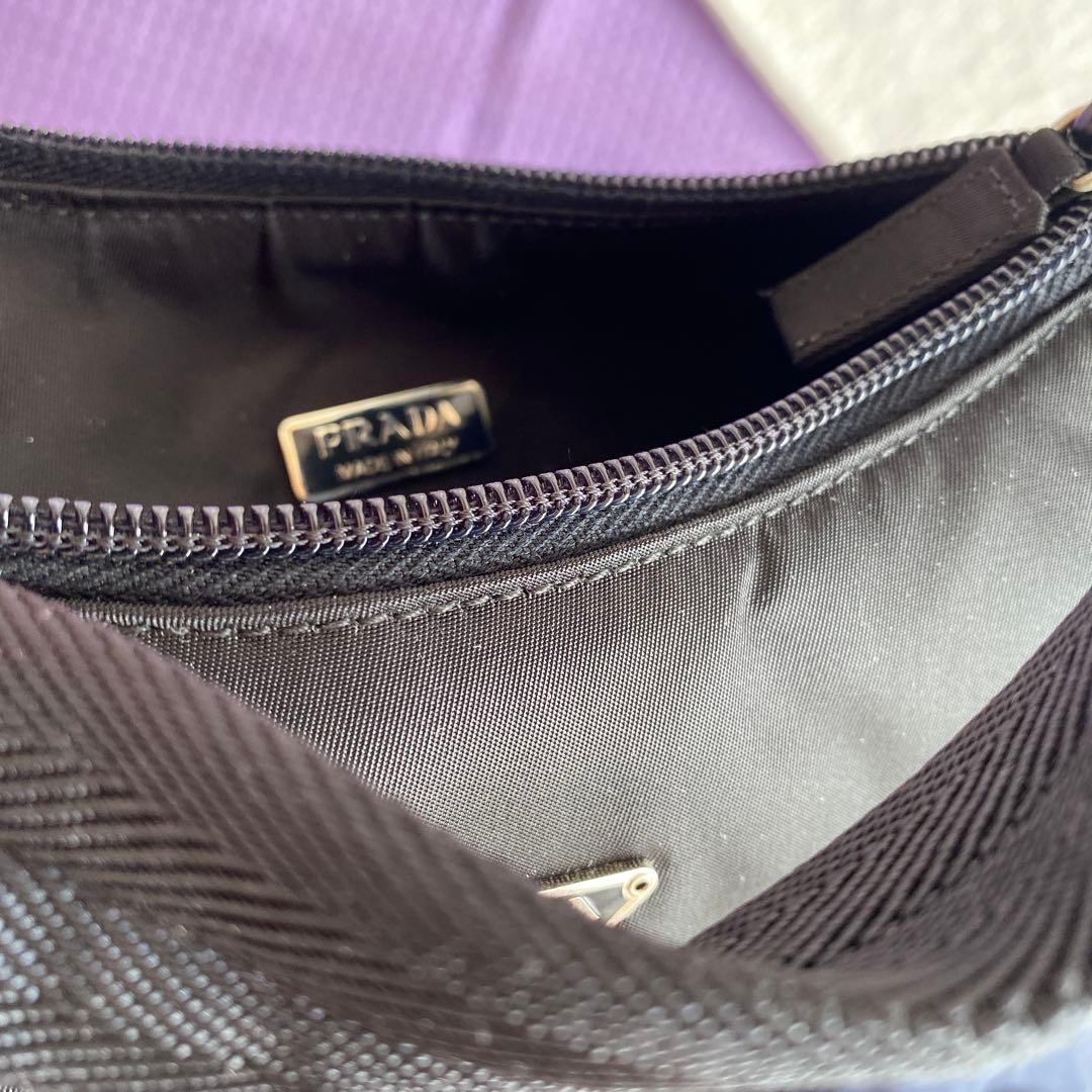 PRADA ブラック ナイロン ハンドバッグ