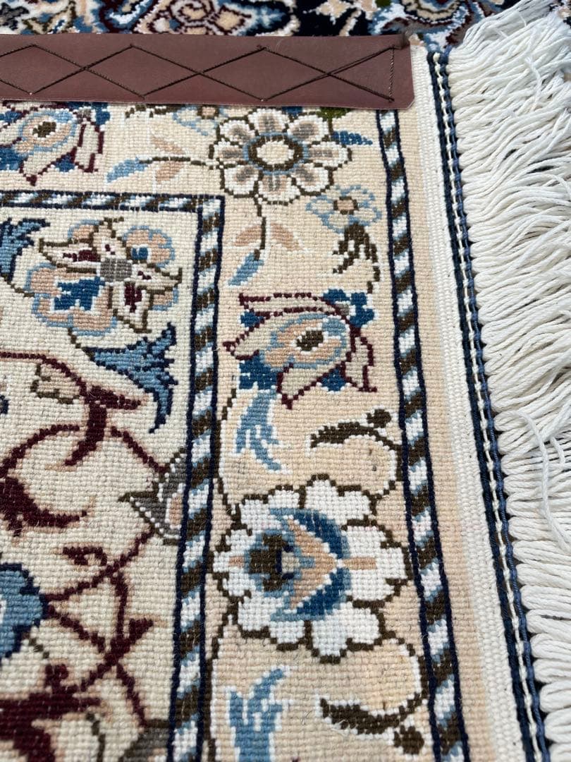 ！早いもの勝ち！イラン製 手織りペルシャ絨毯　ナイン　約81cm×118cm