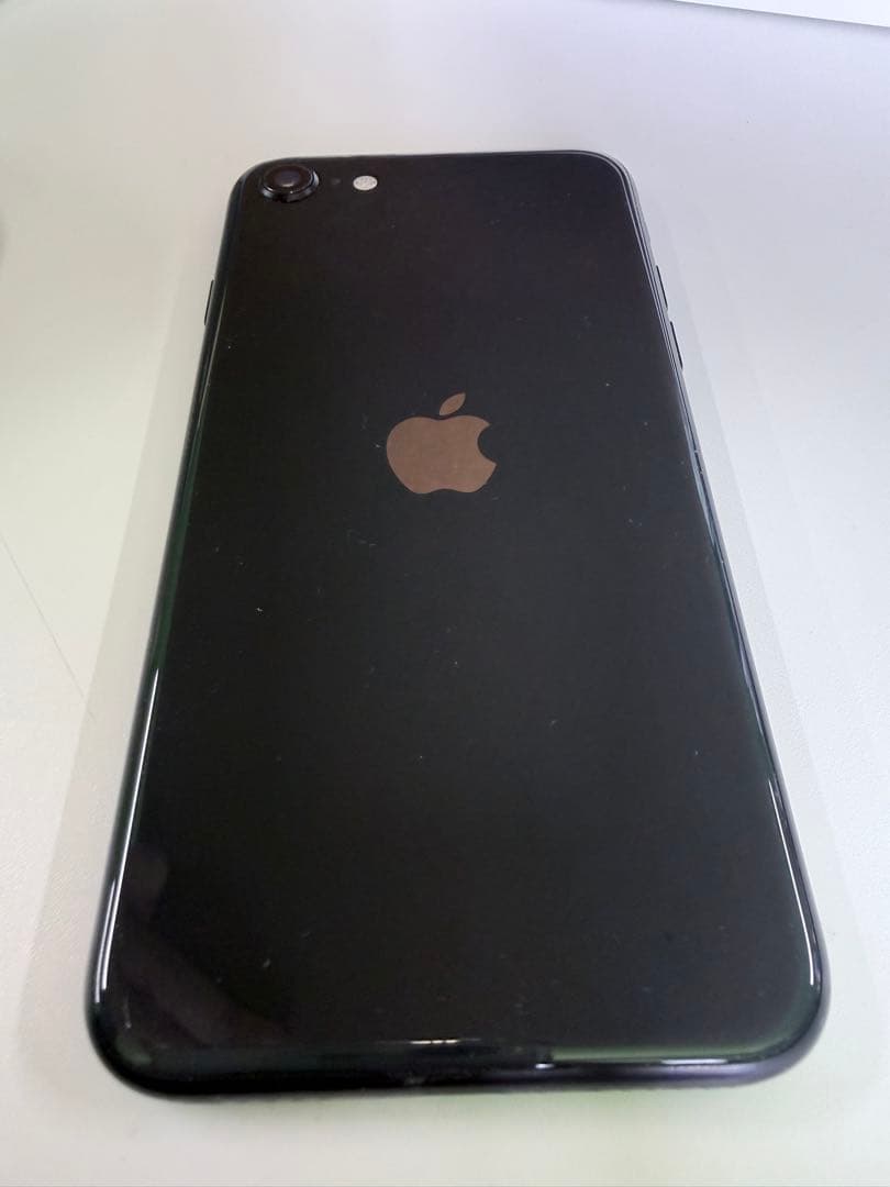Apple iPhone SE(第2)ブラック 本体