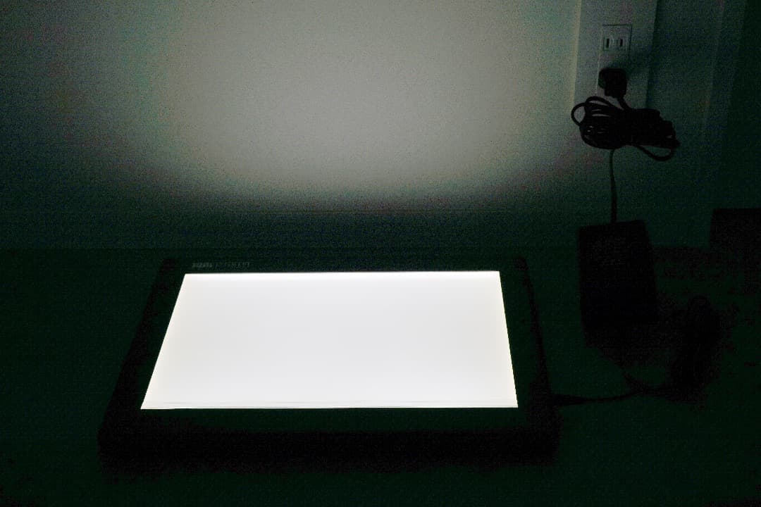 薄型ライトボックス　（AC100V）　みなと商会　（中古品）　昭和レトロ