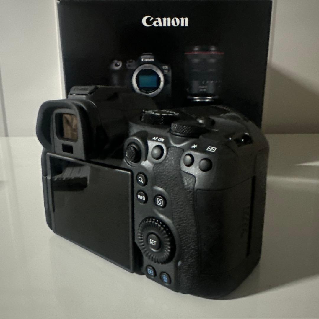 Canon EOS R6 Mark II ミラーレス一眼　レンズ付き