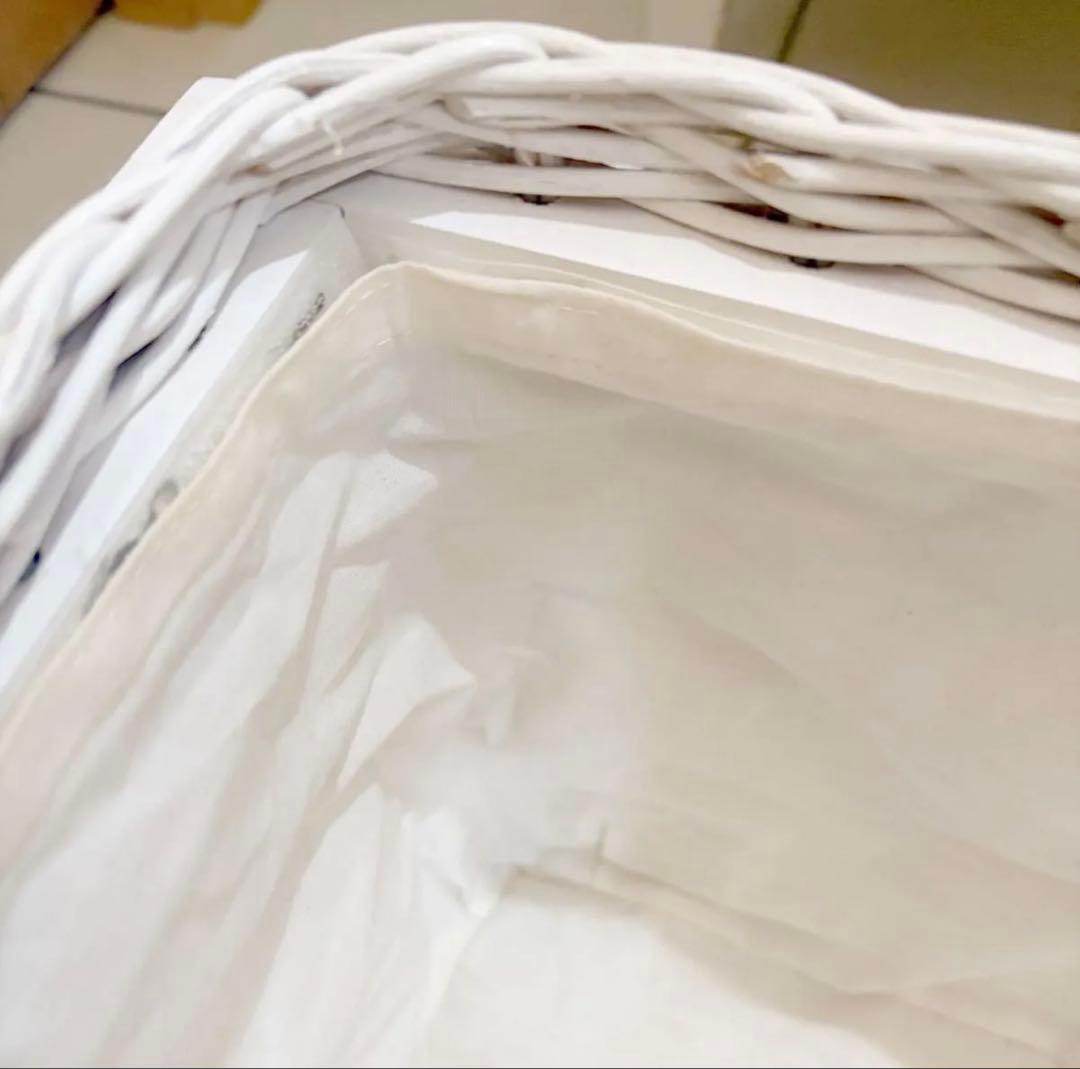 藤　ホワイトチェスト　タンス　5段引き出し　収納　ラタン　フレンチカントリー