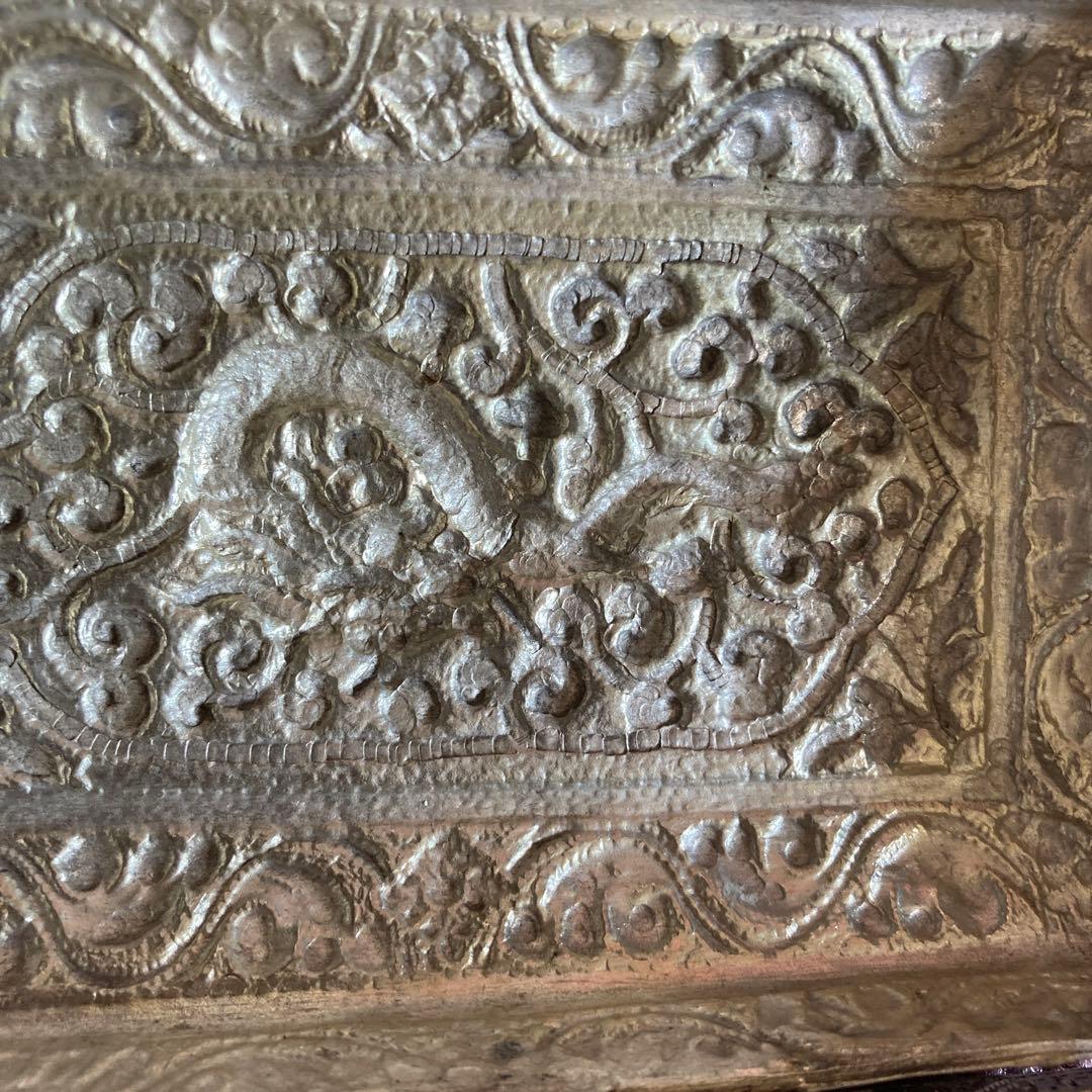 小物入れ　彫金　金属工芸品ブータン王国製